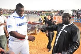 AZIZ NDIAYE FAIT MACHINE ARRIERE : «Je n’ai pas monté le combat Balla Gaye 2-Modou Lô»