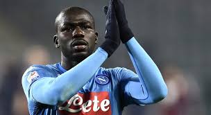 A NAPLES POUR SUBIR UNE DOUBLE INTERVENTION CHIRURGICALE : Cheikh Ndiaye, 12 ans, le visage défiguré, rêve de rencontrer Kalidou Koulibaly