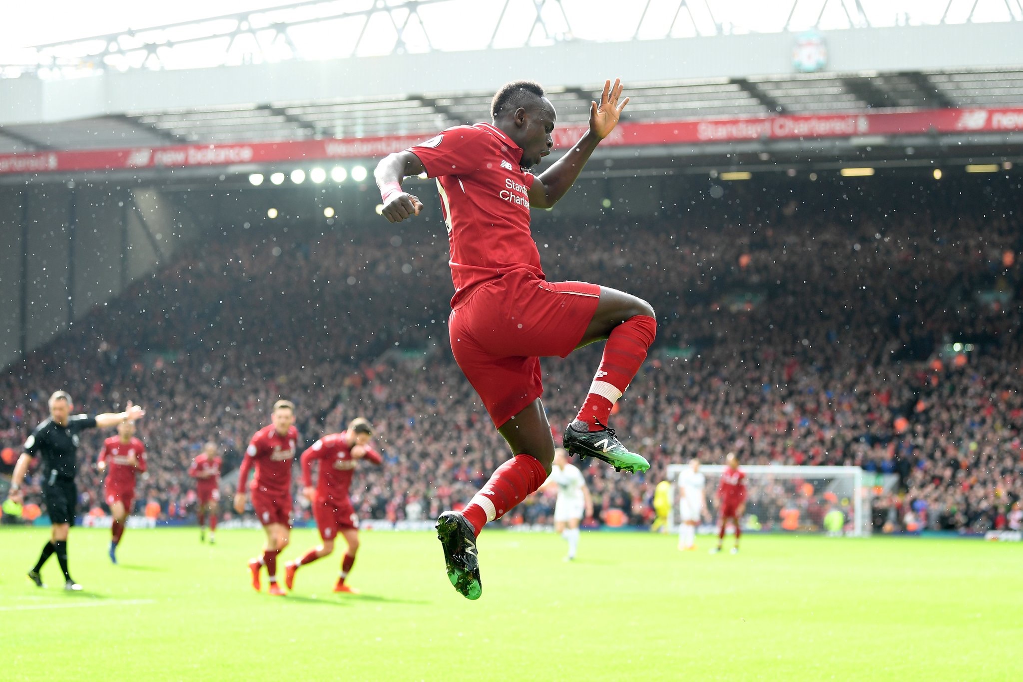 PERFORMANCE DES LIONS: Sadio Mané claque un doublé et talonne Salah