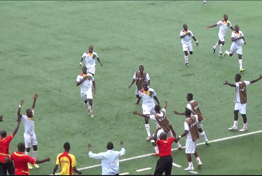 BATTUS PAR LA GUINEE 2-1 : Les Lionceaux se compliquent la tâche
