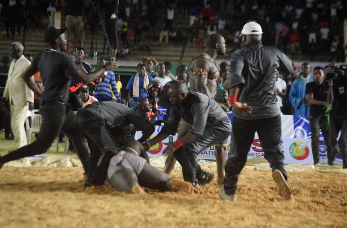 MODOU LO vs EUMEU SENE : Le film du combat en images