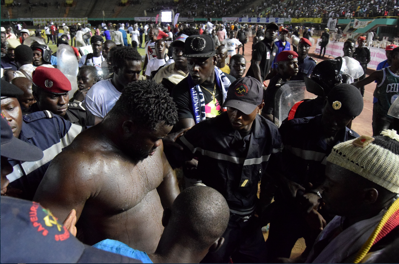 MODOU LO vs EUMEU SENE : Le film du combat en images