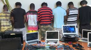CYBERCRIMINALITÉ A THIAROYE : 13 Nigérians dont 8 étudiants arrêtés