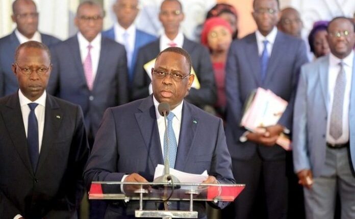 NOUVEAU GOUVERNEMENT:Recyclage, éteignoir et statu quo