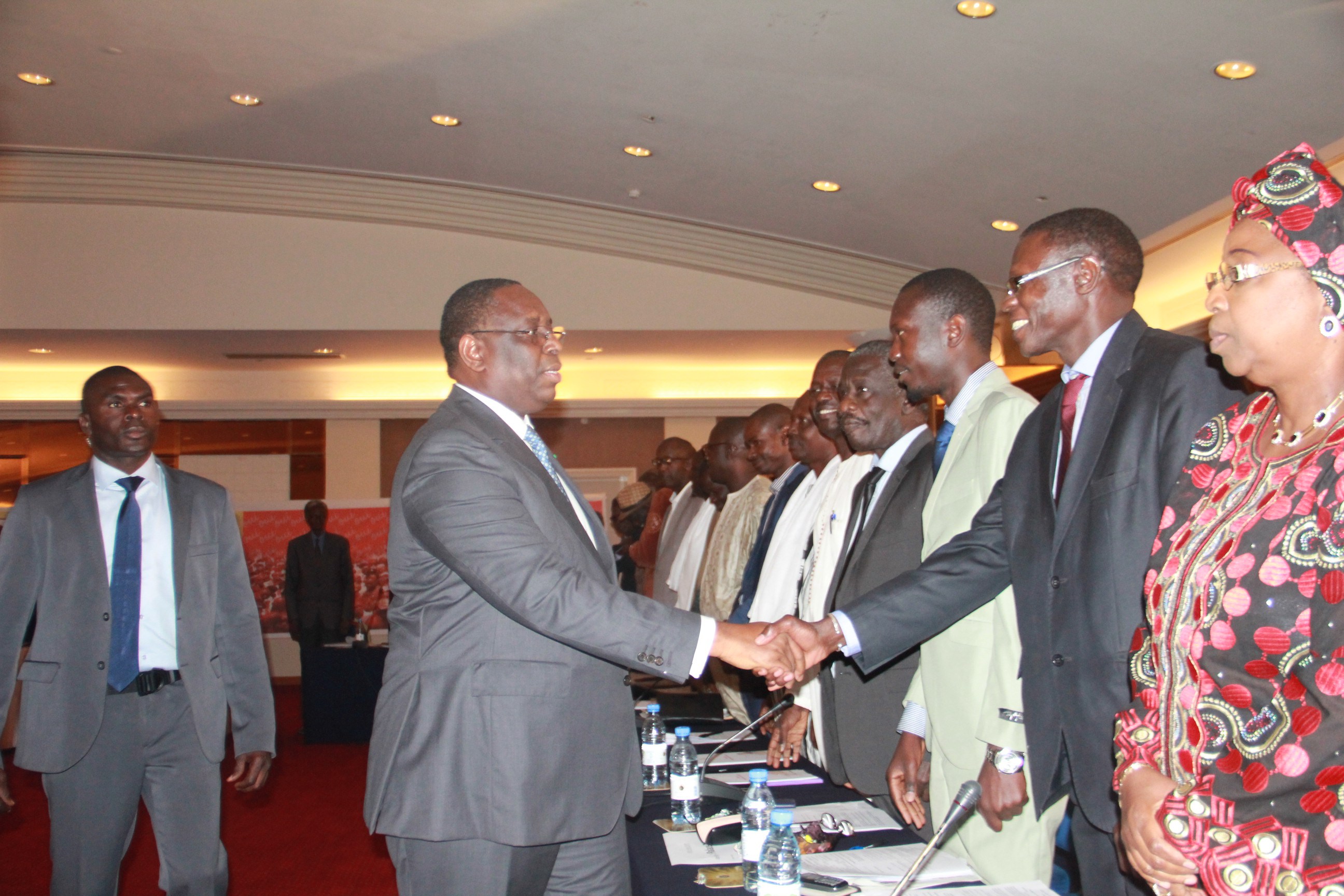 RENCONTRES SES ALLIÉS  Macky reçoit à 17h la conférence des leaders des partis de Benno