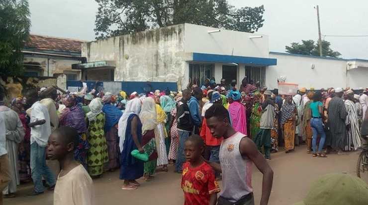 DES BÉNÉFICIAIRES DES BOURSES FAMILIALES DÉNONCENT UN SYSTÈME DE CORRUPTION