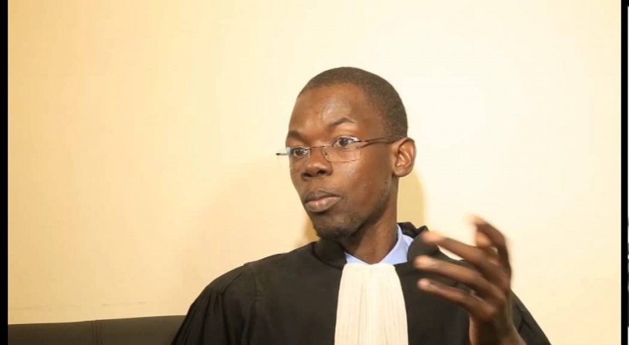 Me OUSMANE THIAM MEMBRE DU CONSEIL DE L’ORDRE DES AVOCATS SUR L’INCIDENT ENTRE LE JUGE ET LES AVOCATS Le Doyen a dit qu’il voulait juste avoir un entretien préliminaire avec Ousmane Sonko