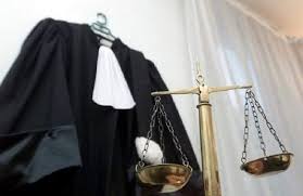 AFFAIRE SWEET BEAUTY Colère noire des robes noires devant le cabinet du juge ; Sonko toujours dans le noir revient lundi