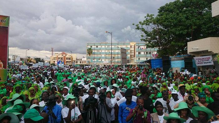 REUNION DES SOCIALISTES DEPARTEMENT DE DAKAR AVANT-HIER A cause des risques, la séance reportée à une date ultérieure