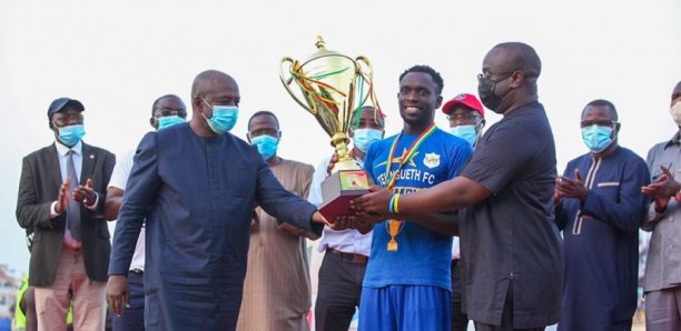 Ligue 1 – 26ème journée: Teungueth FC reçoit son trophée dans une ambiance festive