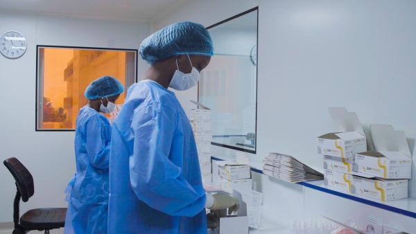 POUR LA PRODUCTION DE VACCIN ANTI-COVID-19 L’Institut Pasteur de Dakar reçoit près de deux milliards de la Banque de développement des États-Unis