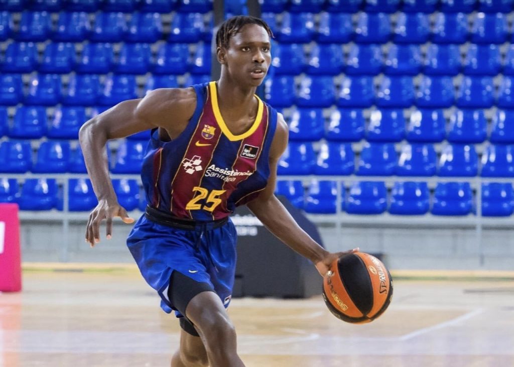 APRES AVOIR RESILIE SON CONTRAT AVEC LE FC BARCELONE Papi Brancou Badio file officiellement en Bundesliga avec les Fraport Skyliners