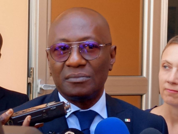 Le ministre Abdoulaye Diop face à la presse
