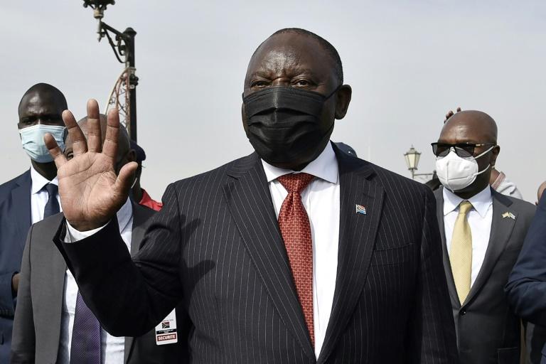 ALORS QU’IL ETAIT A DAKAR IL Y A MOINS D’UNE SEMAINE: Le Président sud-africain Cyril Ramaphosa testé positif au Covid-19…inquiétude à Dakar