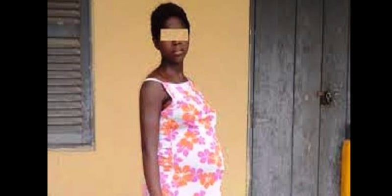 SON COPAIN NIGÉRIAN DE 40 ANS RÉVÈLE AVOIR COUCHÉ AVEC UNE MINEURE DE 17 ANS :Thérèse Agnès Ndiaye surgit en pleine audience pour le disculper