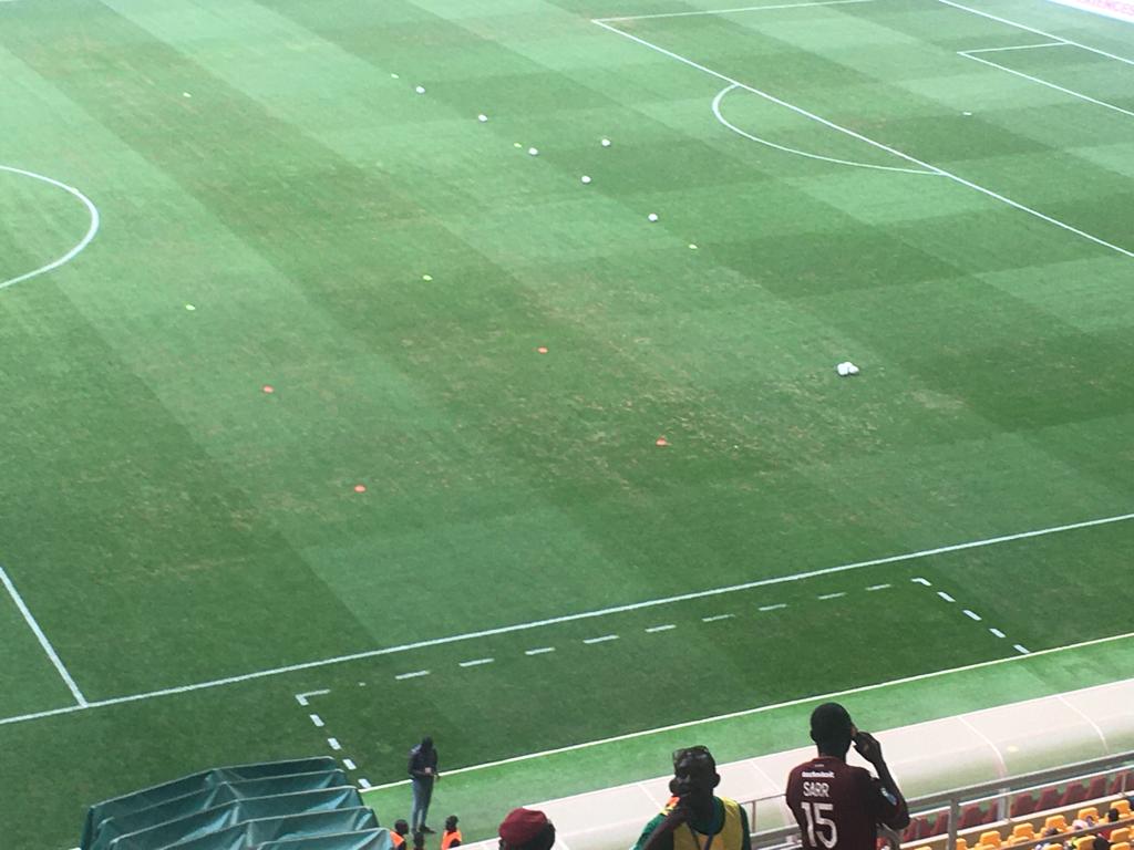 [Photos] Stade Me Abdoulaye : L’état préoccupant de la pelouse