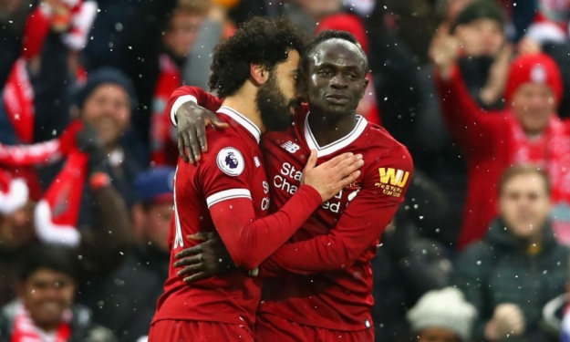 EQUIPE DE L'ANNÉE DE L’ASSOCIATION DES FOOTBALLEURS PROFESSIONNELS ANGLAIS: Sadio Mané avec Salah et Ronaldo