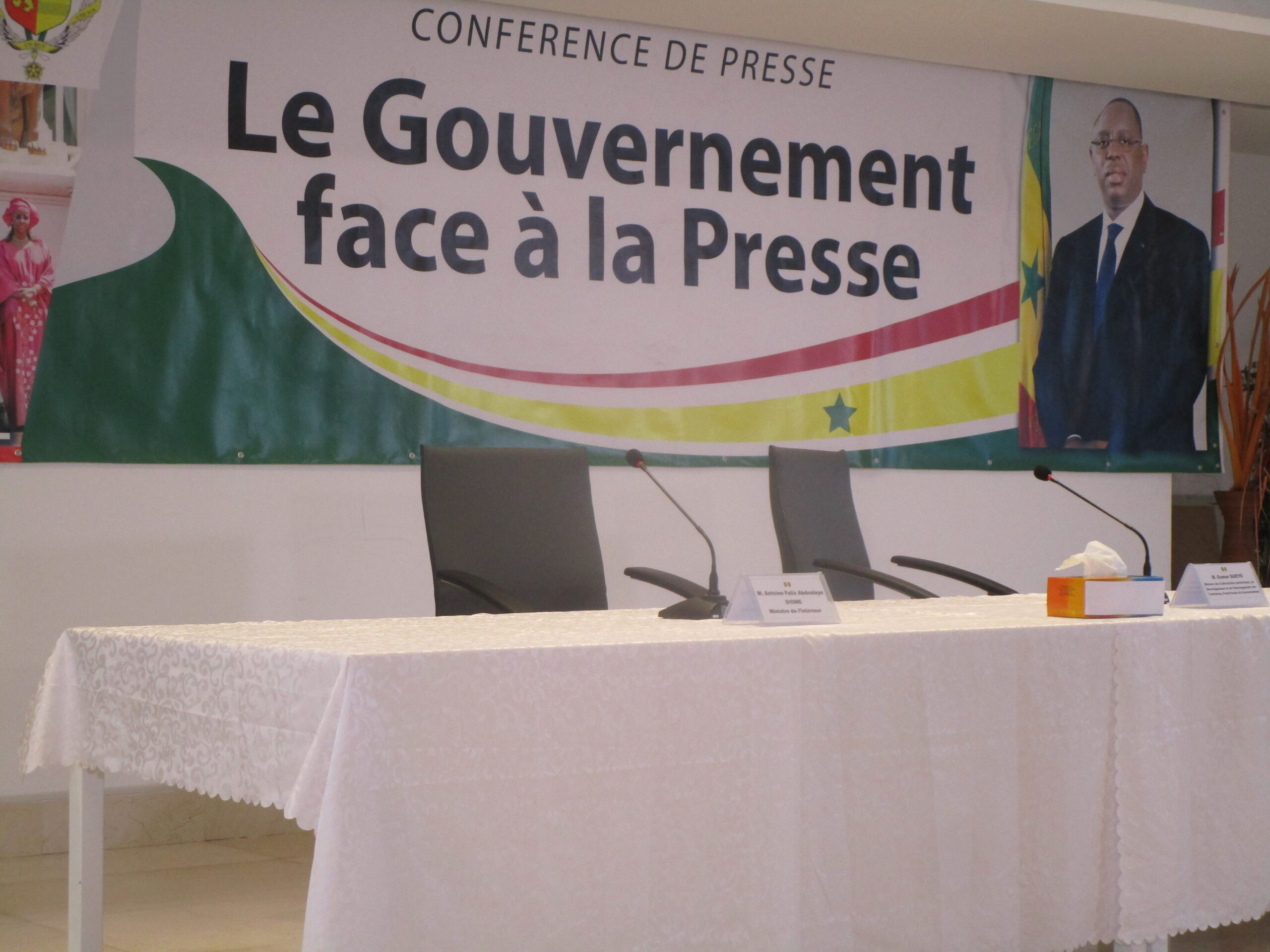 Abdoulaye Daouda Diallo, Mamadou Talla et  Dame Diop, face à la presse à 10 heures