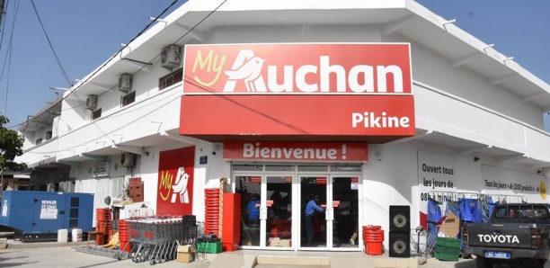 Tous les magasins Auchan et stations Total fermés et sous surveillance des forces de l’ordre
