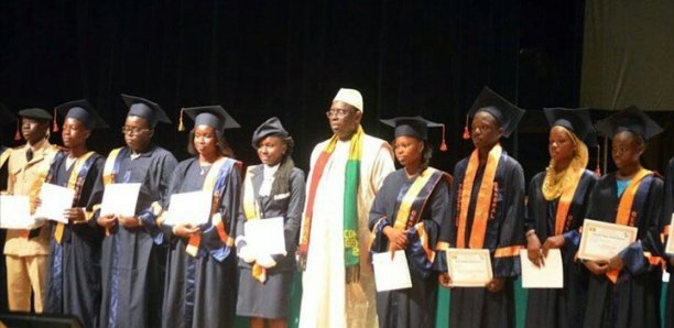 CONCOURS GENERAL EDITION 2022:  MackySall fait le procès des réseaux sociaux et invite les 104 lauréats à devenir des professeurs Souleymane Mboup, leur parrain