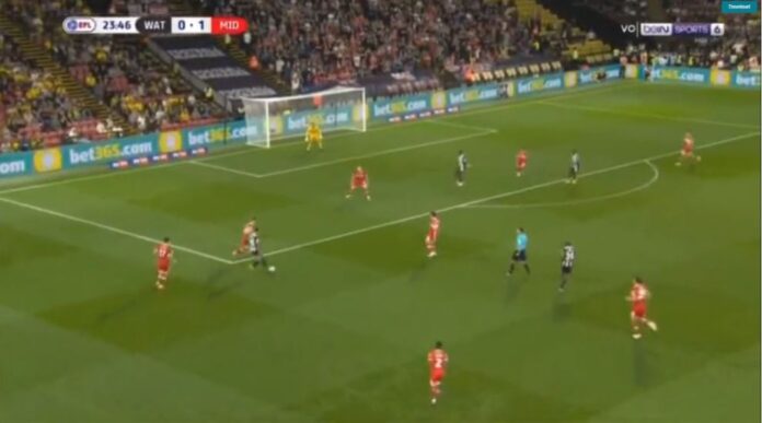 Contrôle, crochet, frappe imparable et but pour Ismaila Sarr