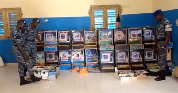 MULTIPLICATION DES SALLES DE JEUX CLANDESTINS :La gendarmerie a saisi 187 machines à sous, des millions en devises dans les régions de Ziguinchor, Kaolack, Tamba, Saint-Louis