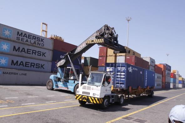 COMMERCE EXTERIEUR :Les importations du Sénégal baissent de 15,3%, le solde commercial déficitaire de -292 milliards