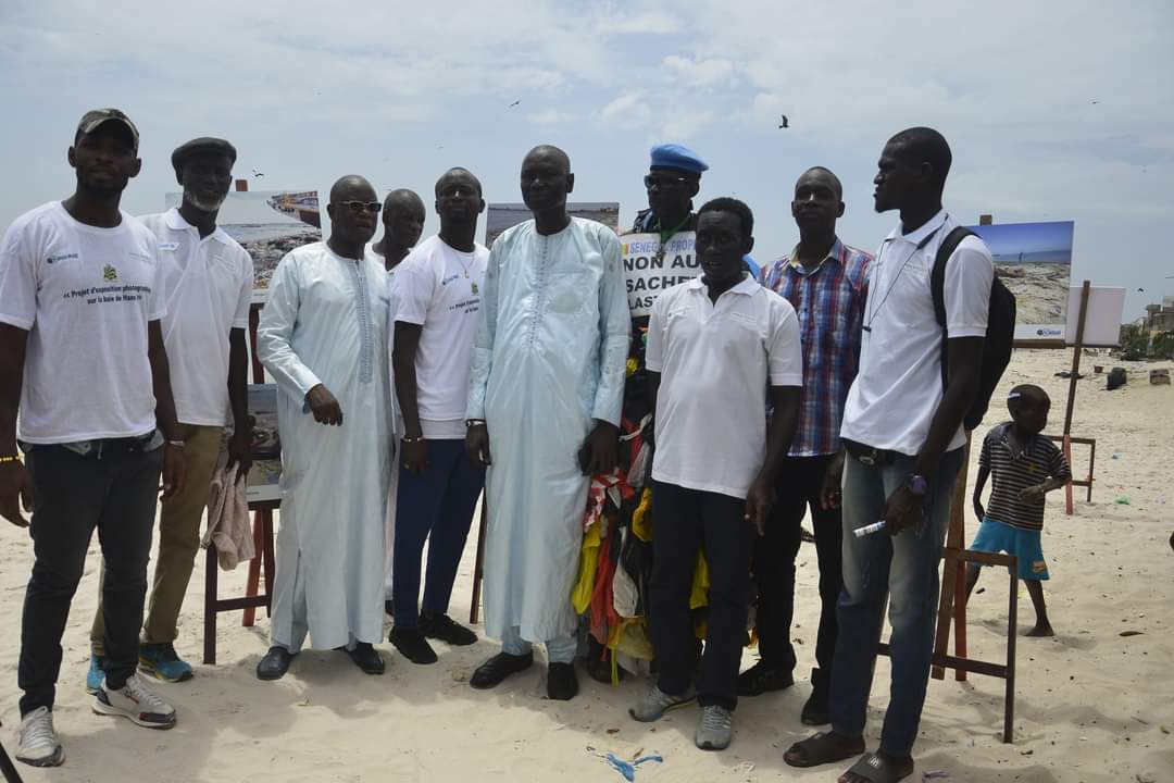EXPOSITION PHOTO SUR LA POLLUTION DE LA BAIE DE HANN :Natal Mag et Osiwa poursuivent la sensibilisation des riverains