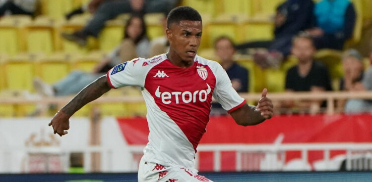 Monaco : Ismail Jakobs crie au secours