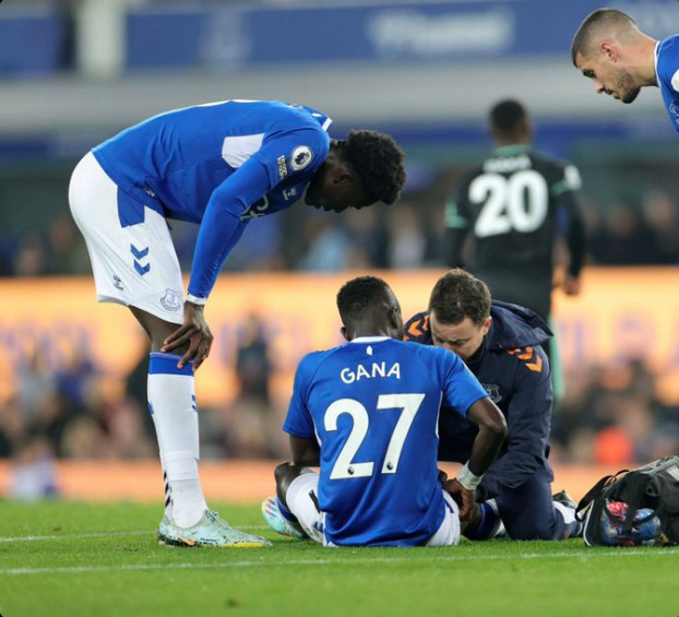 MONDIAL 2022 : TOUCHE A LA CUISSE DROITE LORS DE LA DÉFAITE D’EVERTON FACE À LEICESTER CITY CE SAMEDI, (0-2) :   Alerte rouge pour Idrissa Gana Guèye et le Sénégal