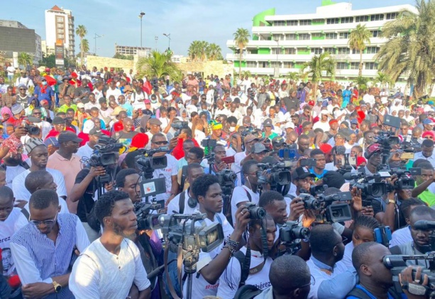 LA CAP FAIT FOULE ET EXIGE LA LIBERATION DE PAN: «La liberté de presse n’est ni négociable, ni à marchander»