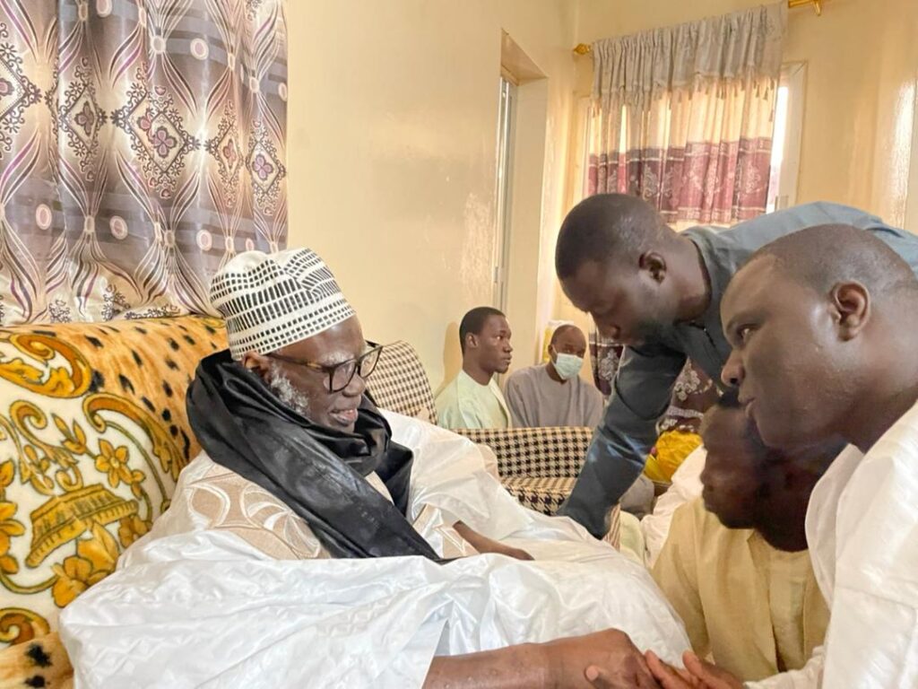 Déthié Fall à Porokhane avec la team du PRP