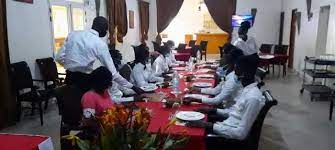 Les travailleurs de l’hôtellerie en rognent contre le patronat