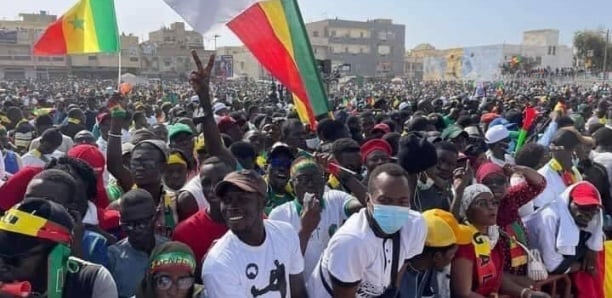 MEETING DE YEWWI ASKAN WI: Le terrain Acapes trop petit pour contenir la monstrueuse foule de militants