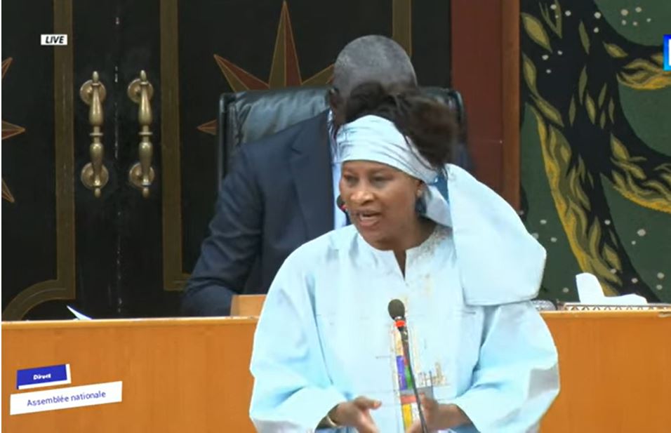 AISSATA SALL TACLE LES DEPUTES DE L’OPPOSITION: «Je suis choquée de voir des députés s’indigner de la fermeture des consulats sans avoir l’honnêteté de dire les raisons de cette décision»