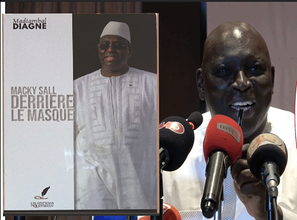 CÉRÉMONIE DE PRÉSENTATION DU LIVRE «MACKY SALL DERRIÈRE LE MASQUE» :  Madiambal Diagne «démasque» le Président et dévoile son côté jardin à coups d’anecdotes croustillantes