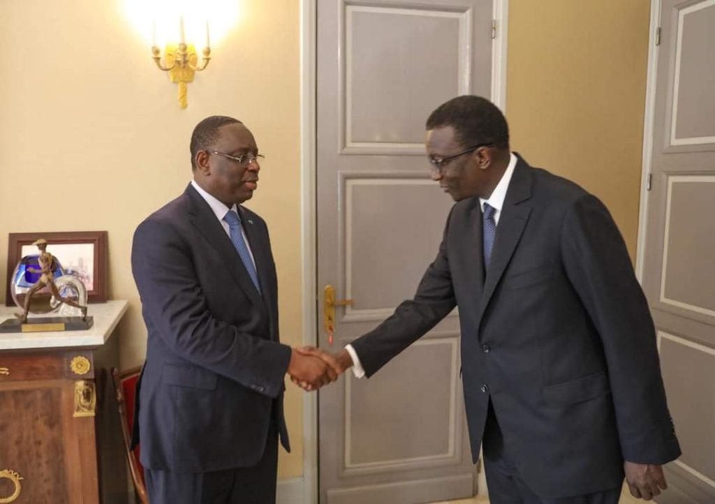 Macky vire ses ministres ; Amadou Ba maintenu Pm