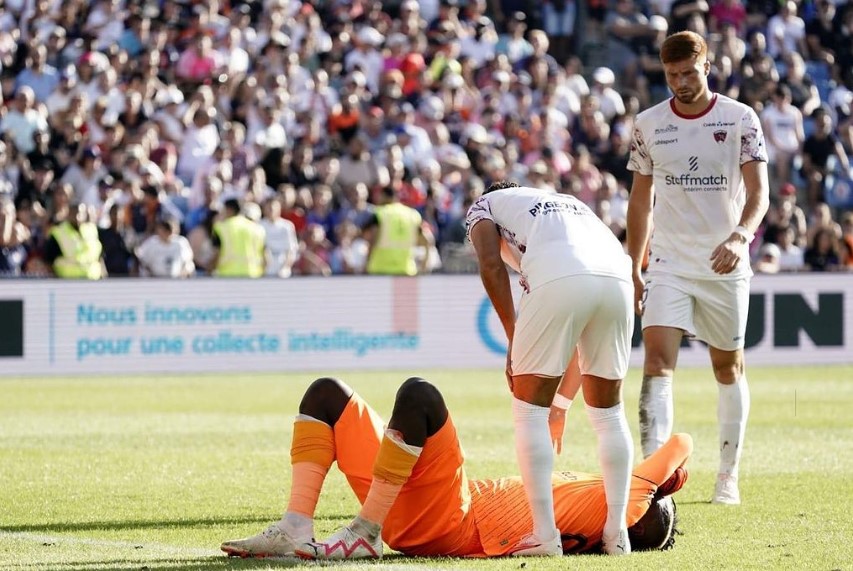 MORY DIAW POUSSE UN COUP DE GUEULE APRÈS L’INCIDENT DE L’EXPLOSION D’UN PÉTARD JETÉ À PROXIMITÉ DE LUI : « Je ne fais pas de football pour avoir peur sur un terrain »