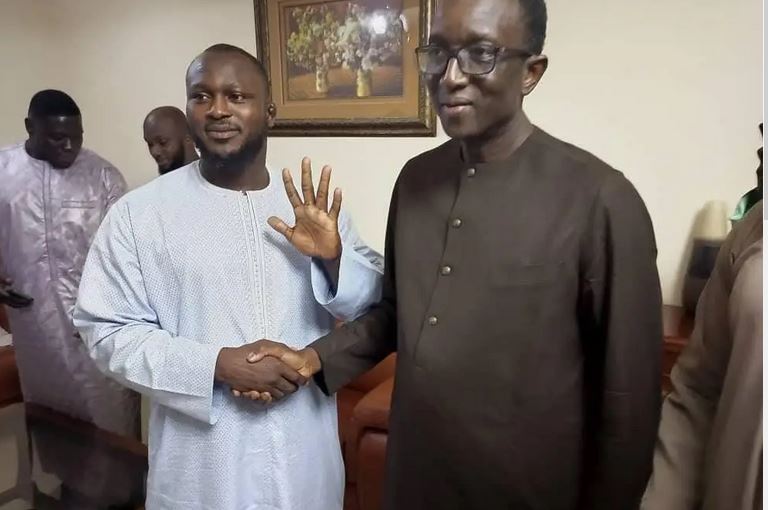 Présidentielle : Modou Lo intronise Amadou Ba 5e président