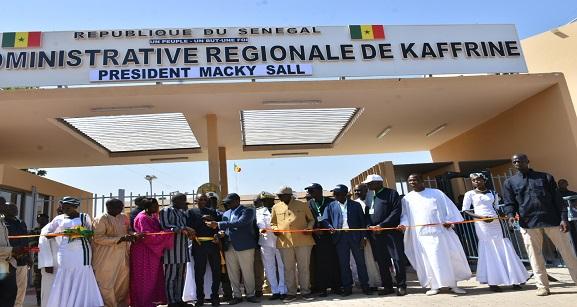 INAUGURATION DE LA PREMIERE SPHERE ADMINISTRATIVE MACKY SALL DE KAFFRINE : Macky Sall redonne à l’administration territoriale toute sa dignité