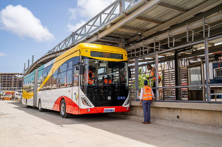 TRANSPORT URBAIN AU SÉNÉGAL : Dakar Mobilité lève 88 milliards F Cfa pour le premier système de bus BRT 100% électrique en Afrique subsaharienne