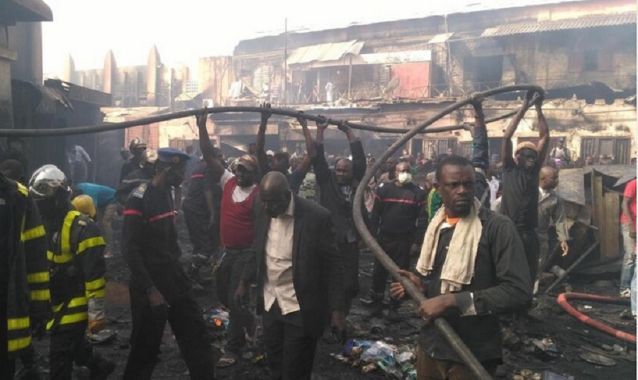 INCENDIE MARCHE SAINT- MAUR DE BOUCOTTE : Thérèse Diouf Faye remet 50 millions de Francs Cfa et 10 tonnes de riz aux sinistrés