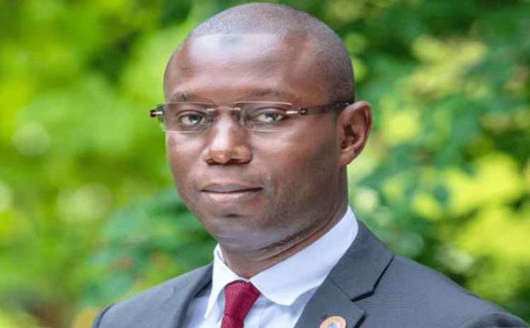 Le Pr. Daouda Ndiaye dément avoir une nationalité américaine et annonce des poursuites contre les auteurs de cette rumeur.