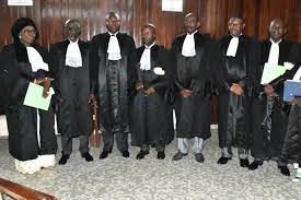 Vers la dissolution du Conseil constitutionnel ?