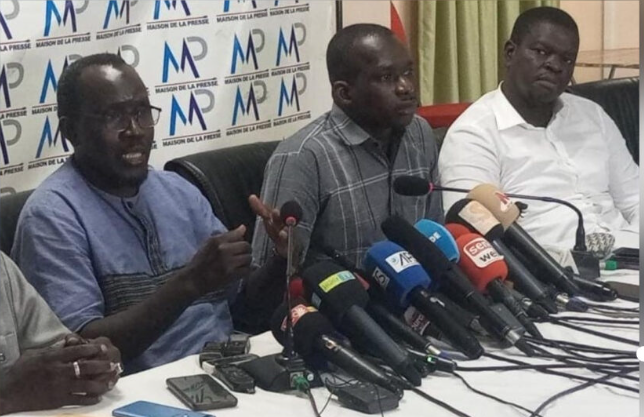 COUPURE SIGNAL, COUPURE INTERNET ET RETRAIT LICENCE : Une journée sans presse, un Édito commun, une veillée nocturne pour faire face au monstre