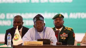Crise politique au Sénégal : Le Président Tinubu débarque à Dakar pour parler à Macky !