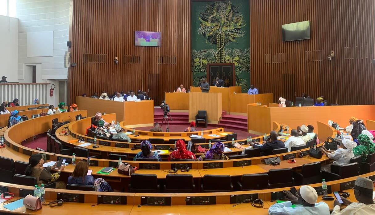 DÉCISION DU CONSEIL CONSTITUTIONNEL ANNULANT LE REPORT DE LA PRÉSIDENTIELLE : L’Assemblée nationale regrette un revirement jurisprudentiel mais prend acte