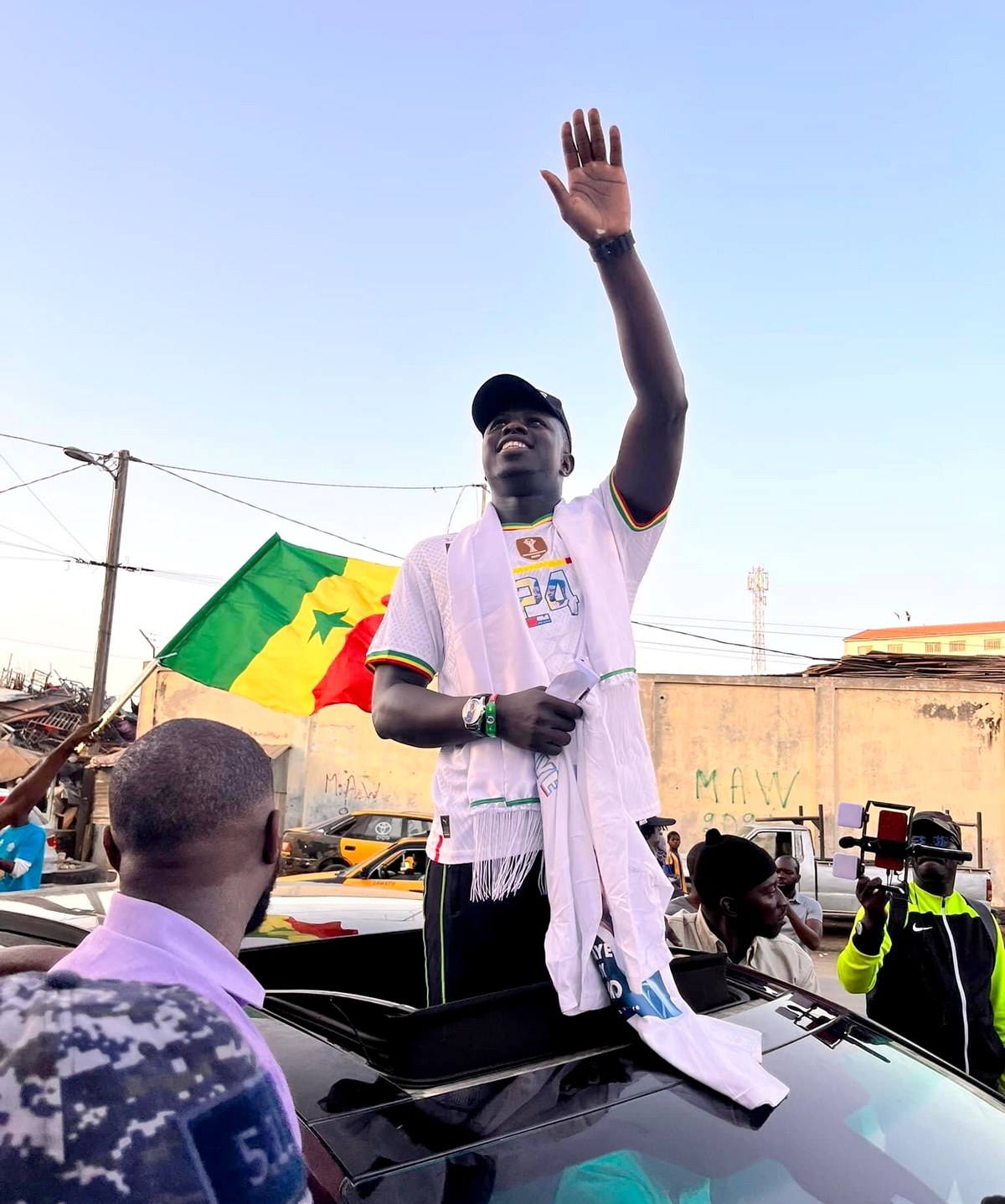 POURSUIVI POUR PLUSIEURS INFRACTIONS GRAVES : Me Ngagne Demba Touré arrêté en exécution du mandat d’arrêt international ; il devrait faire face au juge aujourd’hui