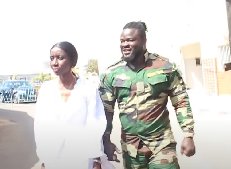 HOPITAL MILITAIRE DE OUAKAM : Eumeu Sène au chevet des hémodialysés