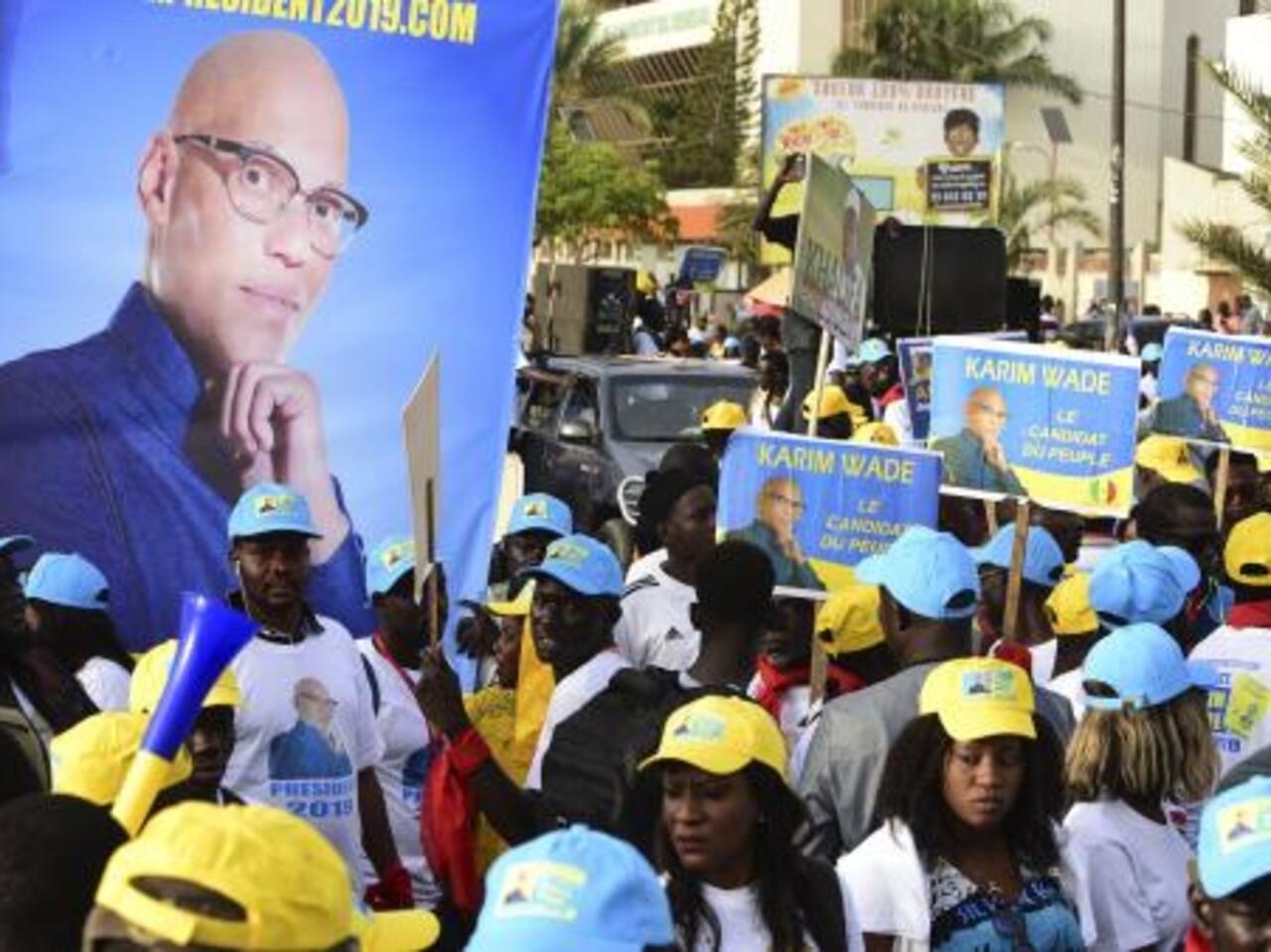 CHOIX EN FAVEUR DU CANDIDAT DE LA MAJORITÉ : Le Pds divisé, la réunion qui devait se tenir aujourd’hui annulée par un tweet de Karim